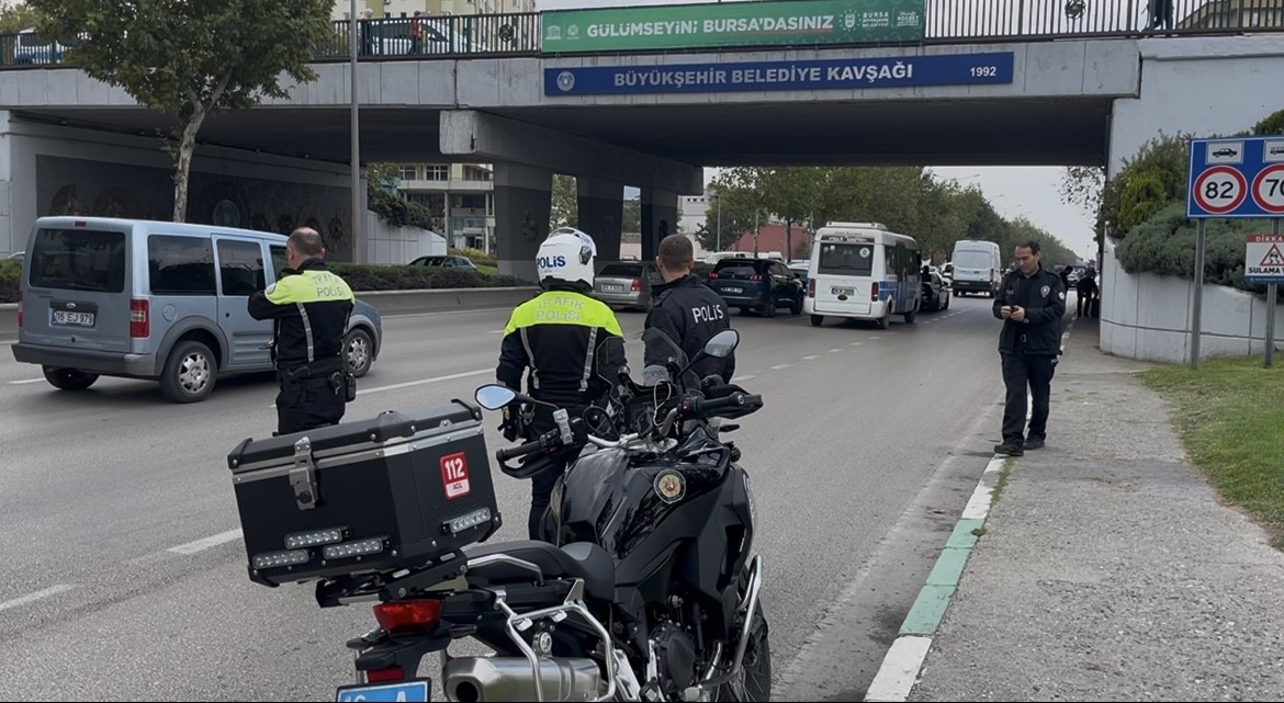 Osmangazi ilçesinde köprü altında fark edilen sahipsiz valiz, bomba şüphesiyle