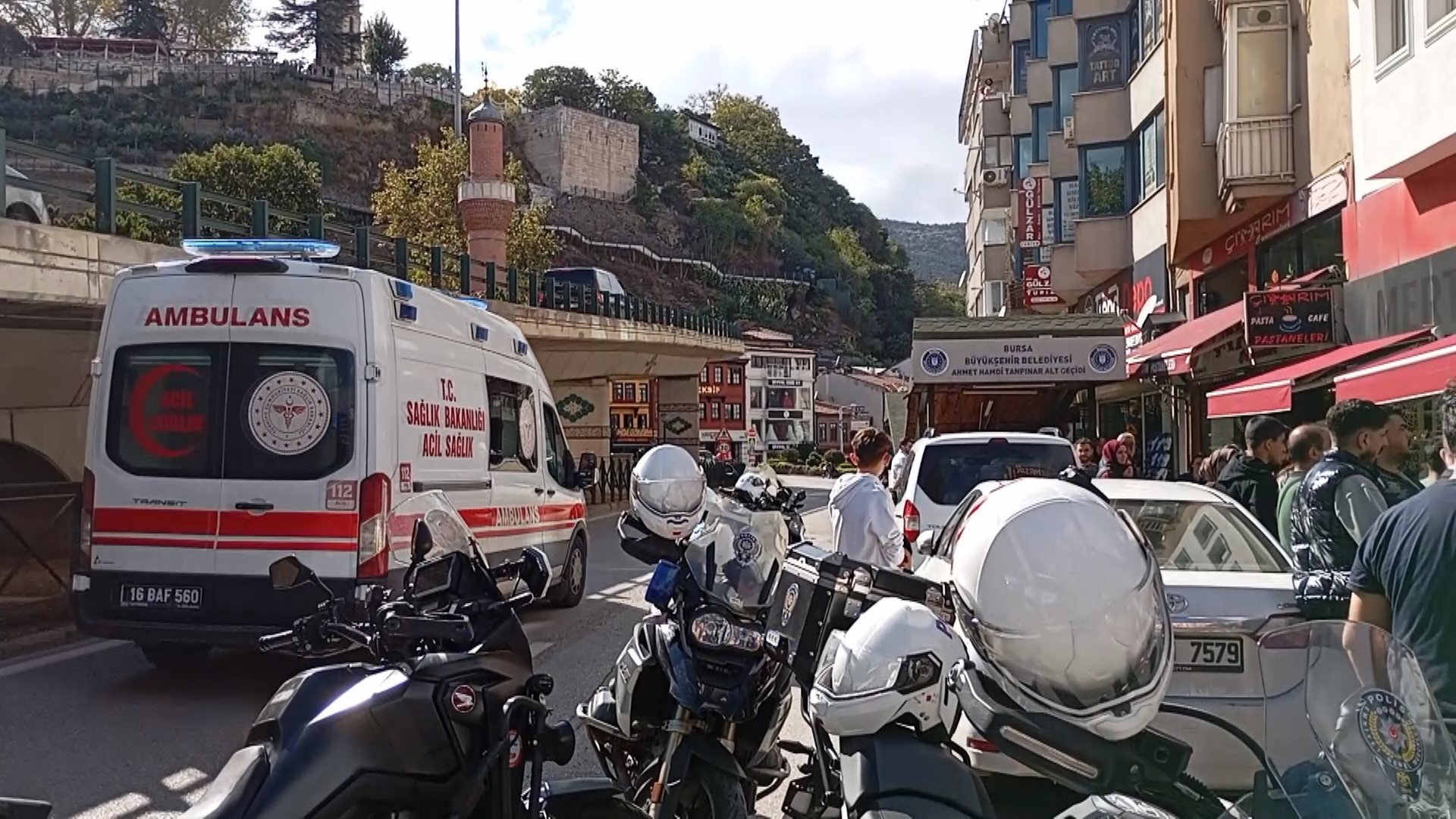 Bursa'nın Osmangazi ilçesinde iki esnaf arasında çıkan tartışma silahlı saldırıya