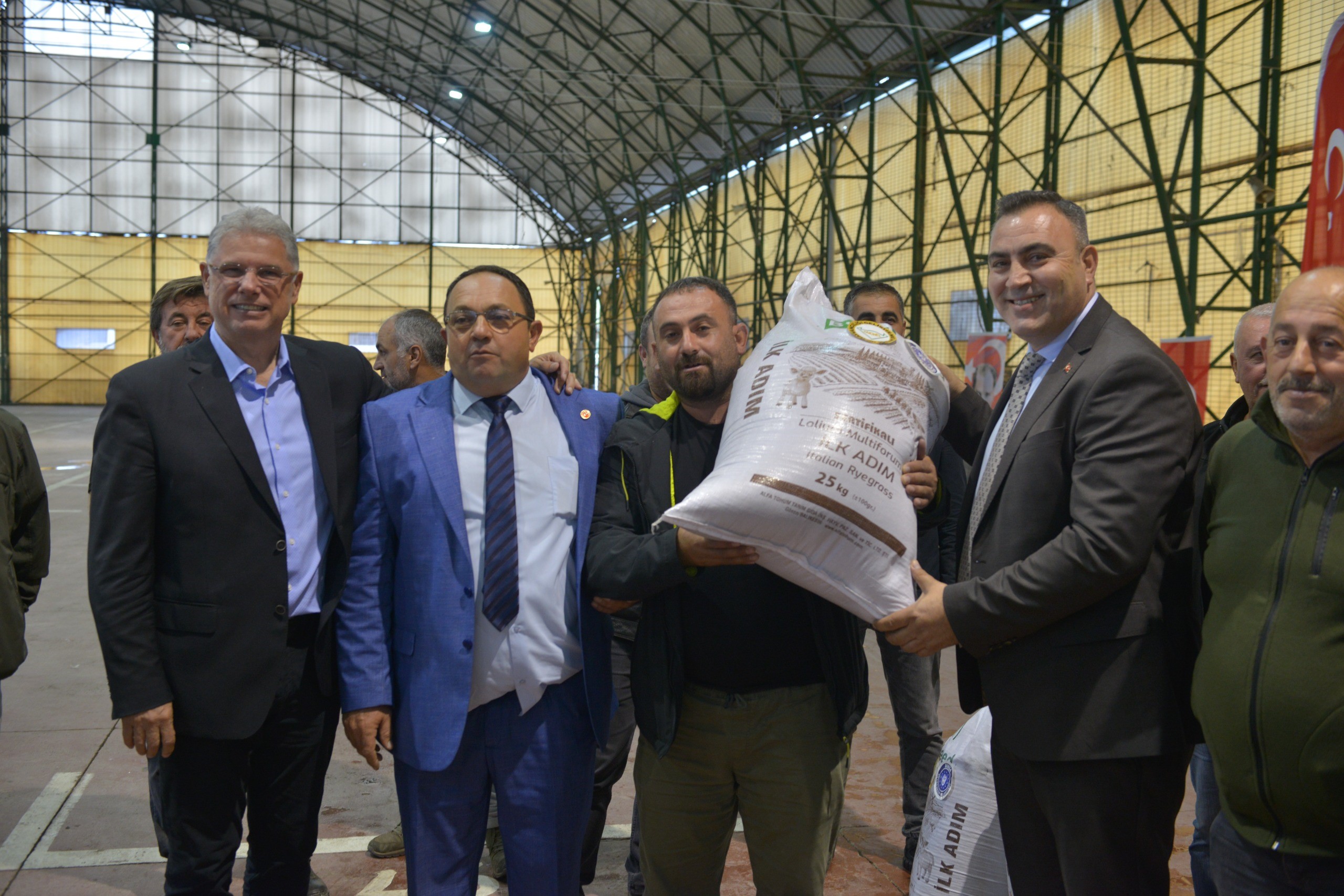 Bursa’da tohumdan hasada her zaman çiftçinin yanında olan Büyükşehir Belediyesi,