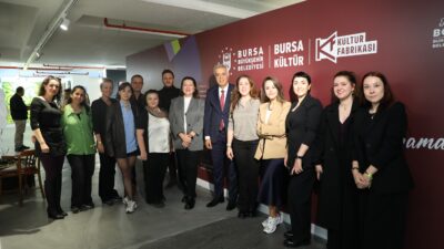 yeni nesil bursa sanatı i̇stanbul’da sahne aldı Bursa Büyükşehir Belediyesi’nin düzenlediği ‘Bursa Sanat Çalıştayı’nda ortaya çıkan genç