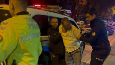 Bursa’nın merkez Osmangazi ilçesinde patlak lastikle kaçmaya çalışan sürücü, hem