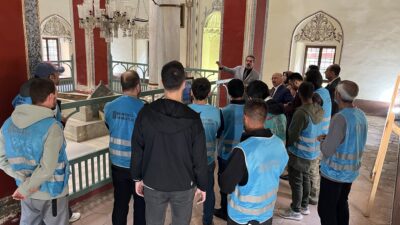 Camiler ve Din Görevlileri Haftası çerçevesinde Muradiye Külliyesi'ni gezen Denetimli