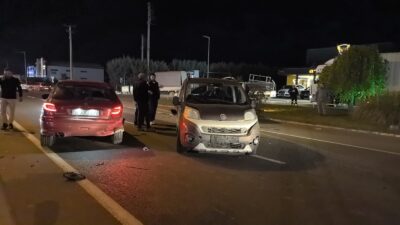 Bursa'nın İnegöl ilçesinde meydana gelen zincirleme kazada 1'i ticari araç