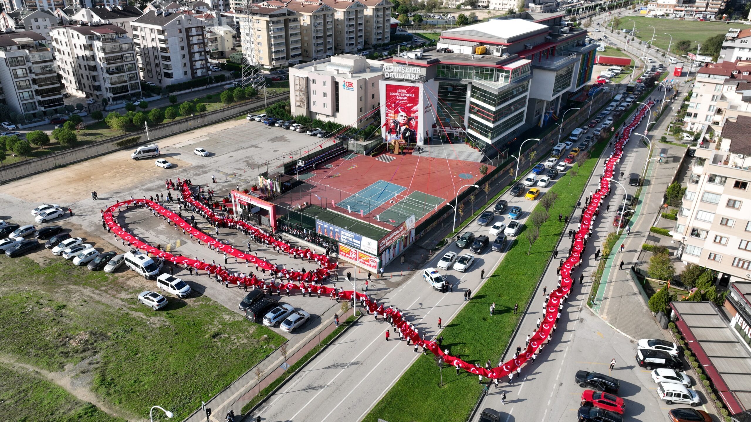 bursa'da cadde boyu türk bayrağı 1 Bursam Medya -