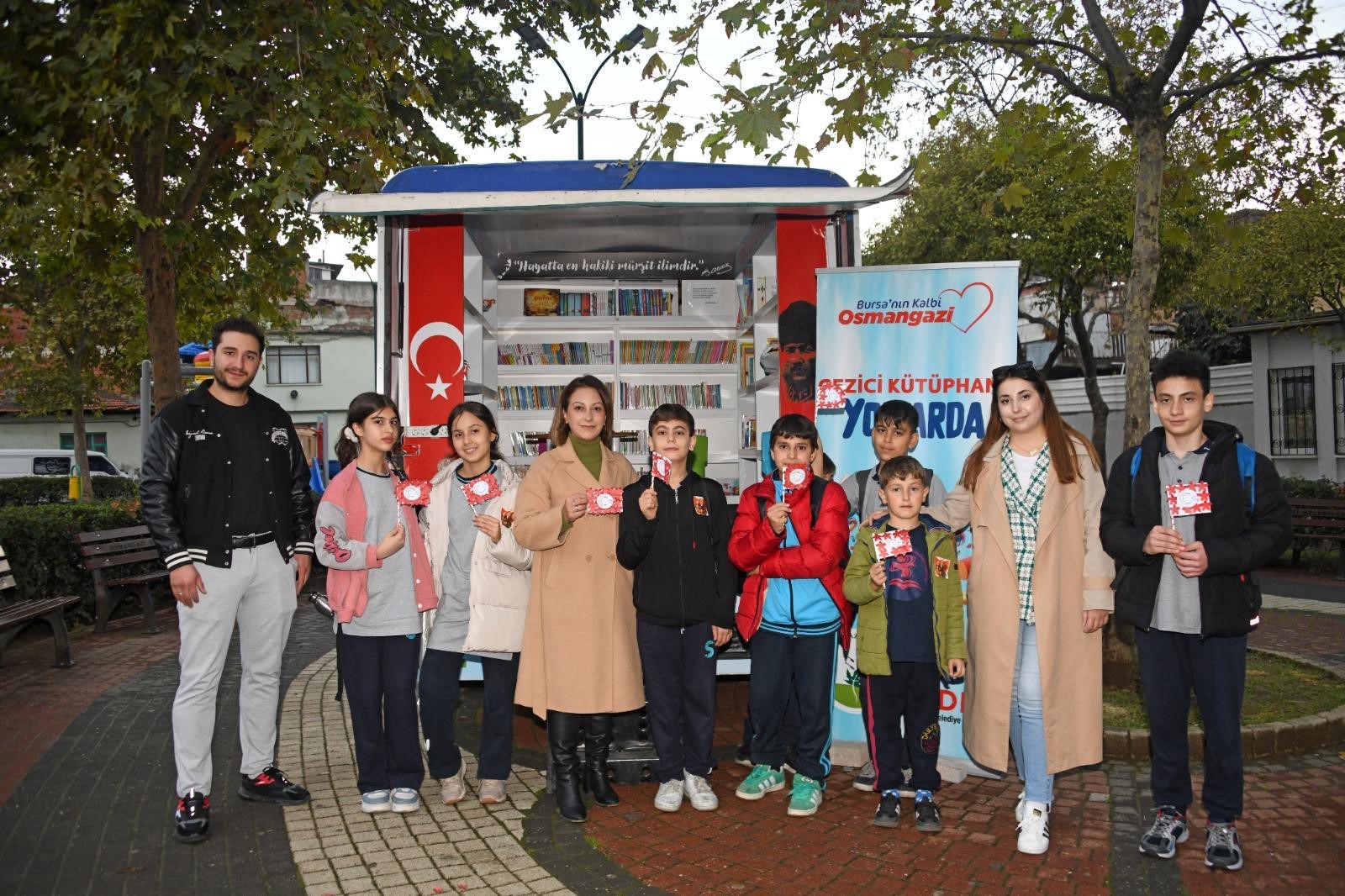 Osmangazi Belediyesi’nin merkeze uzak mahallelerdeki çocukları kitapla buluşturmak amacıyla hayata