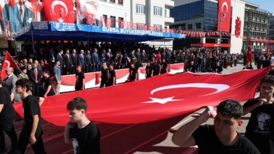 29 Ekim Cumhuriyet Bayramı’nın 102. yılı, Bursa’da binlerce kişinin katılımıyla