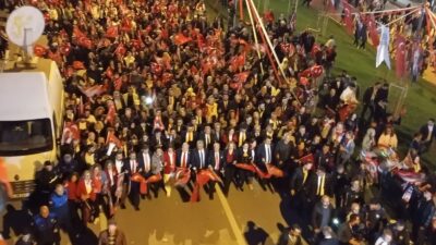 Cumhuriyet’in 102. yılı Bursa’da on binlerin katıldığı coşkulu etkinliklerle kutlandı.