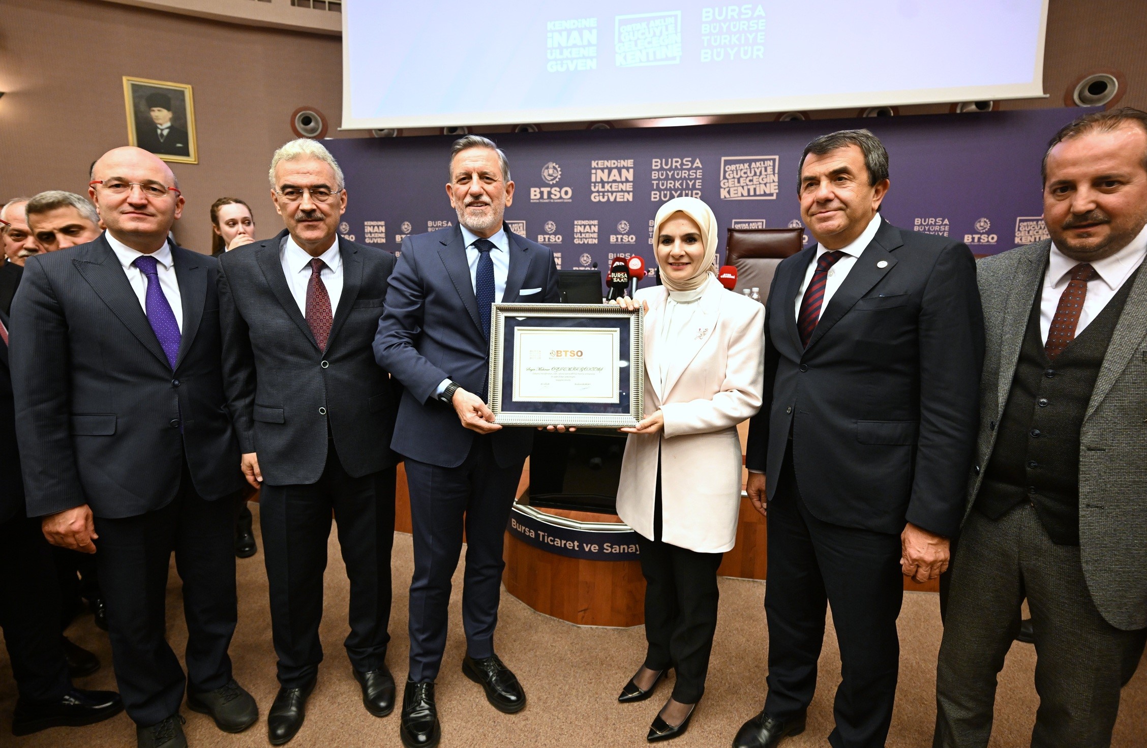 Aile ve Sosyal Hizmetler Bakanı Mahinur Özdemir Göktaş, nüfusun hızla