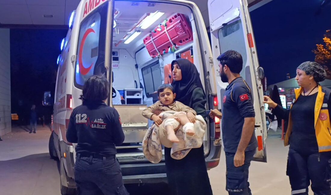 Bursa’da talihsiz kaza: Üzerine çaydanlık devrilen çocuk yaralandı Bursa’nın İnegöl ilçesinde 3 yaşındaki bir çocuğun üzerine kaynar su