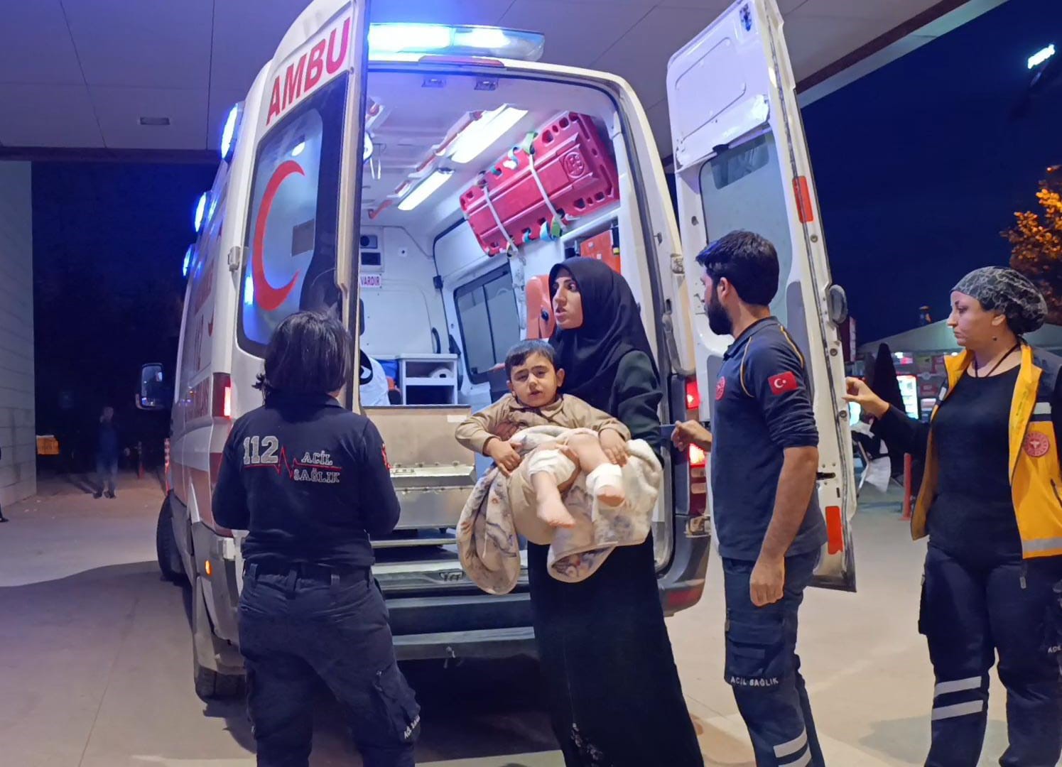 Bursa’nın İnegöl ilçesinde 3 yaşındaki bir çocuğun üzerine kaynar su