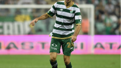 Bursaspor’da Menemen FK karşılaşmasında yaşanan sakatlıkların ardından Alperen Babacan ve