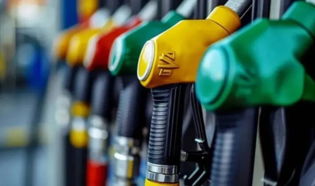 Akaryakıt fiyatlarında son durum! Döviz, petrol ve vergi değişimleri akaryakıt fiyatlarını etkilerken, 25 Ekim