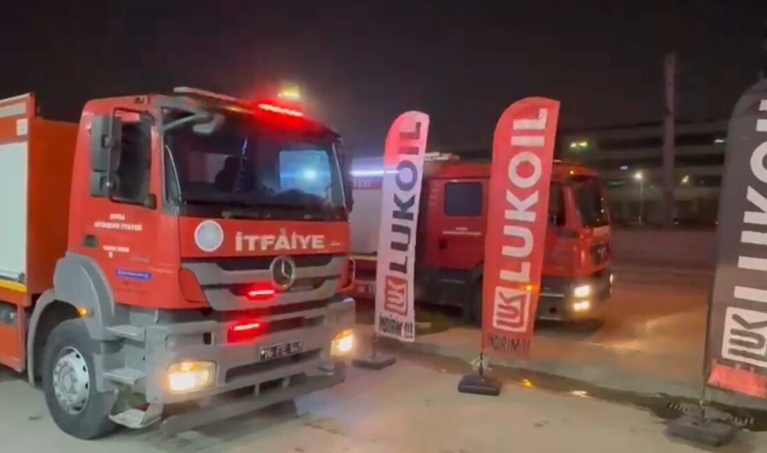 Osmangazi’de tel ve çit malzemeleri satılan bir iş yerinde çıkan