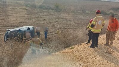 İnegöl’de eşiyle birlikte otomobil kullanma eğitimi yapan kadın sürücünün aracı