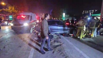 Bursa’nın Nilüfer ilçesinde Mudanya Yolu üzerinde hafif ticari araç ile