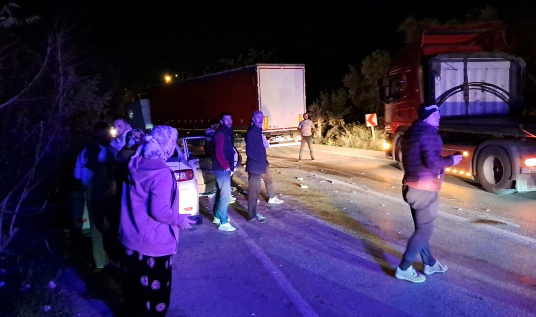 İznik’in Boyalıca Mahallesi’nde rulo saç yüklü bir tır ile otomobil