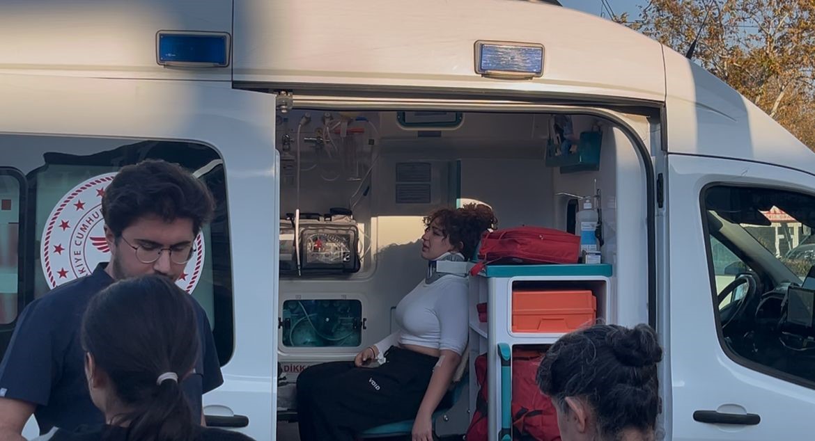 otomobil yarışı faciaya döndü: 13 yaralı 2 Bursam Medya -