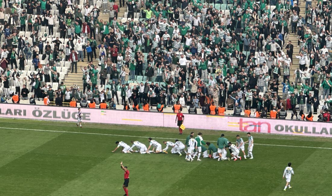 Bursaspor Nesine 2. Ligte Kırmızı Grup 11. hafta mücadelesinde Kahramanmaraş