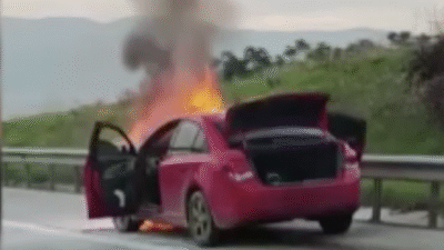 Bursa’nın İznik ilçesinde ehliyetsiz bir motosikletli kurye, başka bir motosikletle