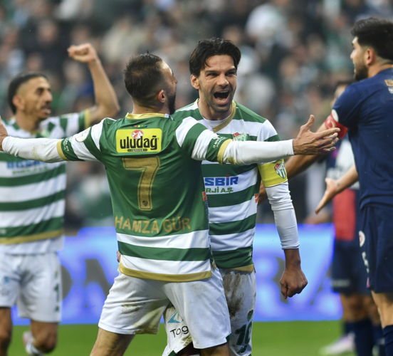 Bursaspor Nesine 2. Lig 13. hafta mücadelesinde evinde Fethiyespor'u ağırladı.