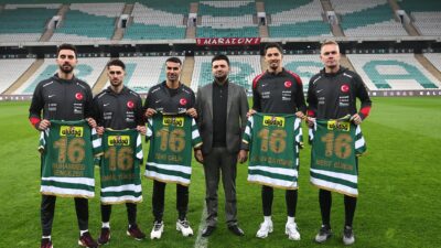 Bursaspor Başkanı Enes Çelik, A Milli Takım’ın Bursa’daki kampını ziyaret