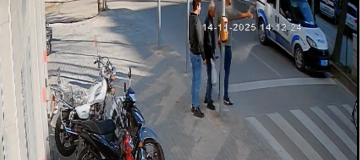 Mustafakemalpaşa’da yaya geçidinde meydana gelen kazada, iddiaya göre kırmızı ışıkta