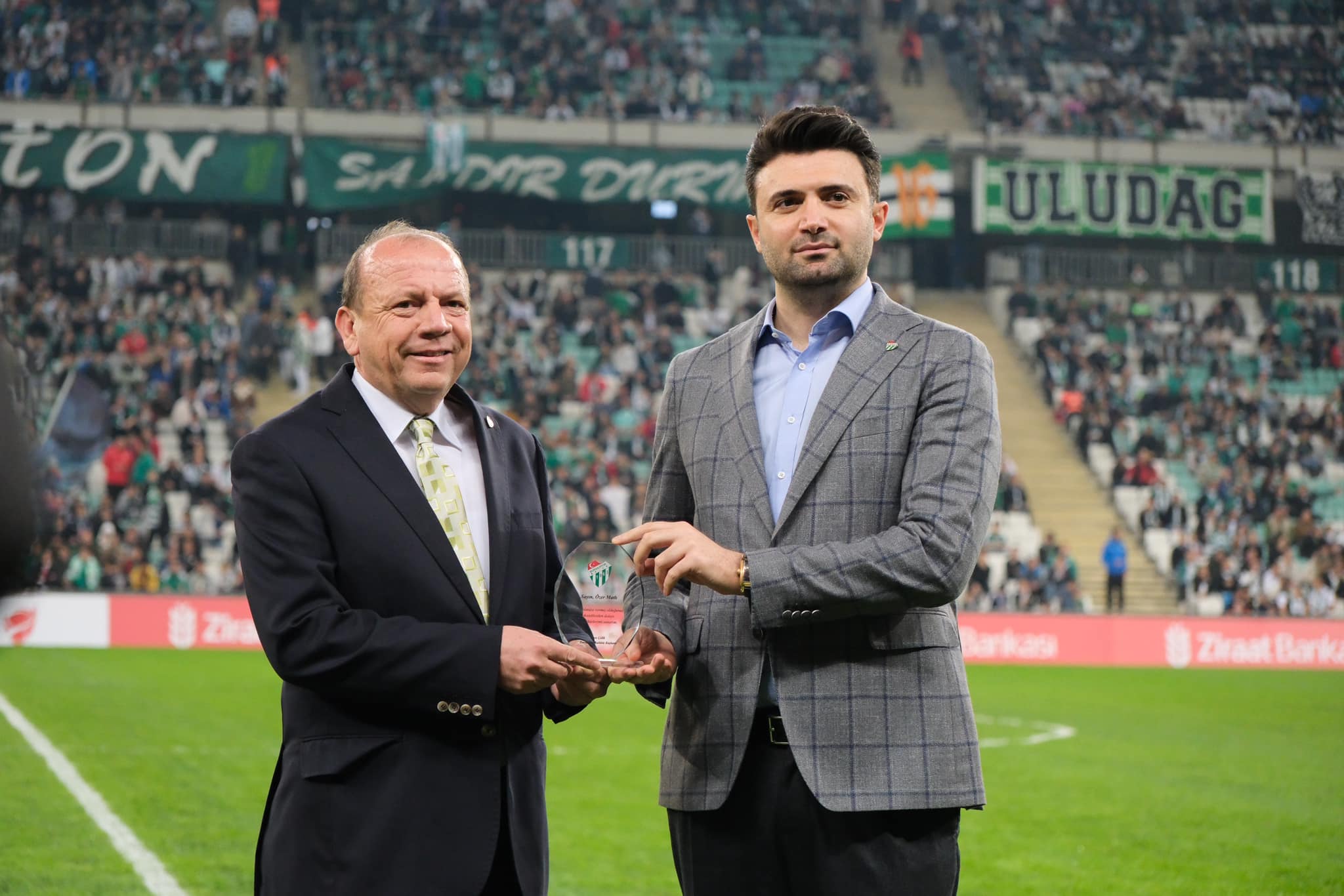 Bursaspor’da forma göğüs sponsoru Bosbir Enerji’nin ödemelerini yapmaması üzerine Başkan