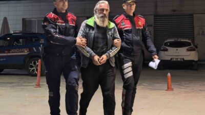 Bursa’nın İnegöl ilçesinde jandarma ekipleri, pazarda organik baharat tezgâhı arkasında