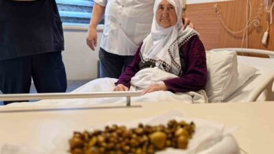 Bursa’nın İnegöl ilçesinde yaşayan 77 yaşındaki kadının safra kesesinden 213