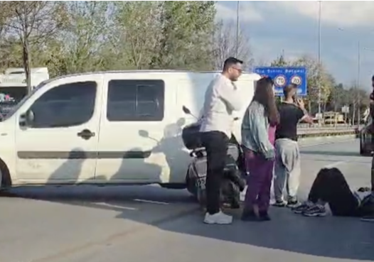 Bursa Uludağ Üniversitesi girişine yakın noktada meydana gelen trafik kazasında,