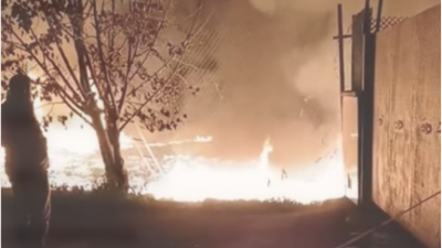 Bursa’nın Yıldırım ilçesinde trafoda çıkan yangın, kısa sürede büyüyerek yanında