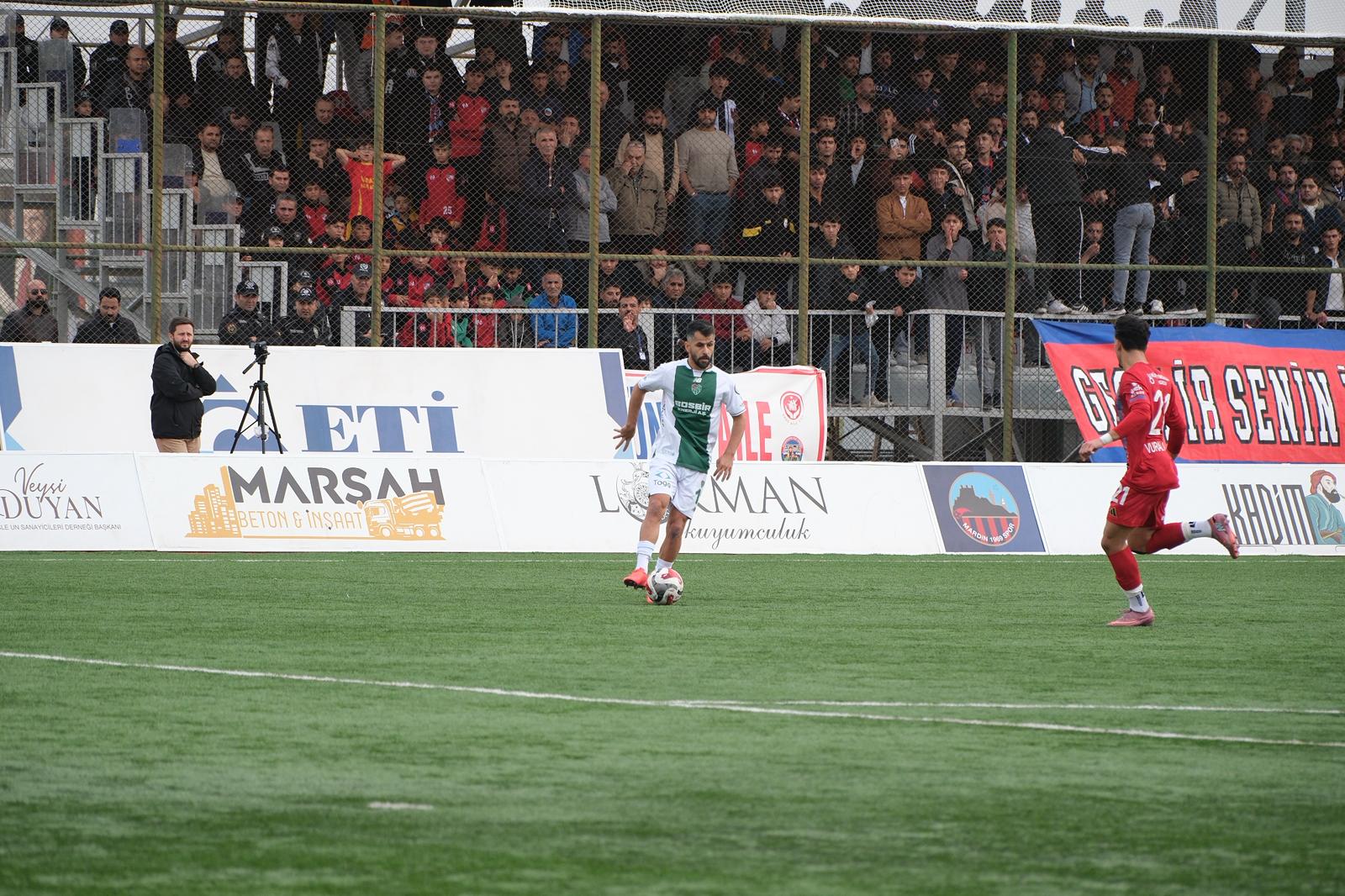 Bursaspor'un tecrübeli futbolcusu İlhan Depe, Mardin 1969 Spor maçında gördüğü