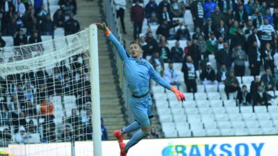 Bursaspor, Mardin deplasmanında sakatlanan genç file bekçisi için açıklama yaptı.