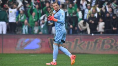 Bursaspor’un 18 yaşındaki kalecisi Kerem Matışlı, Fethiyespor maçında kalesini gole