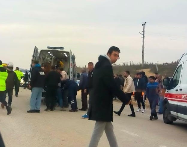 Bursa'nın İnegöl ilçesinde otomobille motosikletin çarpışması sonucu meydana gelen kazada