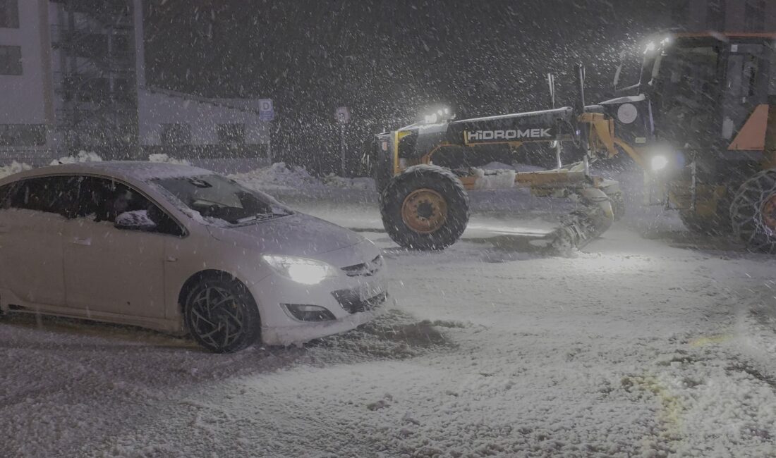 Bursa'da kış şartları etkisini göstermeye başlarken, Uludağ'da da yoğun kar