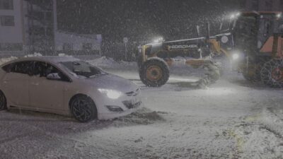 Bursa'da kış şartları etkisini göstermeye başlarken, Uludağ'da da yoğun kar