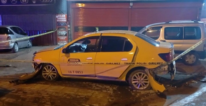 bursa'da saatler süren kovalamaca, aracı pert etti! 1 Bursam Medya -