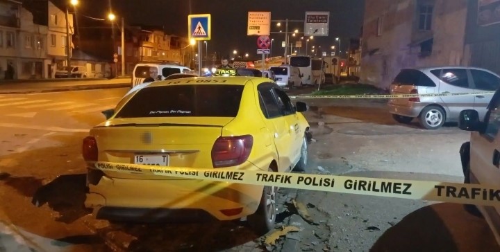 bursa'da saatler süren kovalamaca, aracı pert etti! 3 Bursam Medya -
