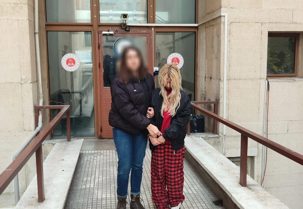 Bursa'da 20 yaşındaki hukuk öğrencisi E.A., sahte TOKİ sitesiyle vatandaşları