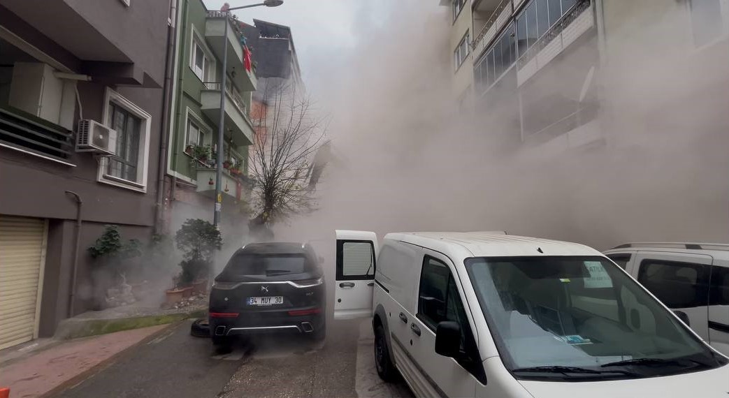 bursa'daki yıkımda ortalık toz duman oldu! 1 Bursam Medya -