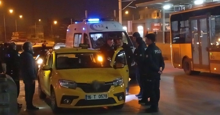 bursa'da gece saatlerinde eğlence mekanı önünde silahlı kavga: 1'i ağır, 2 yaralı 4 Bursam Medya -