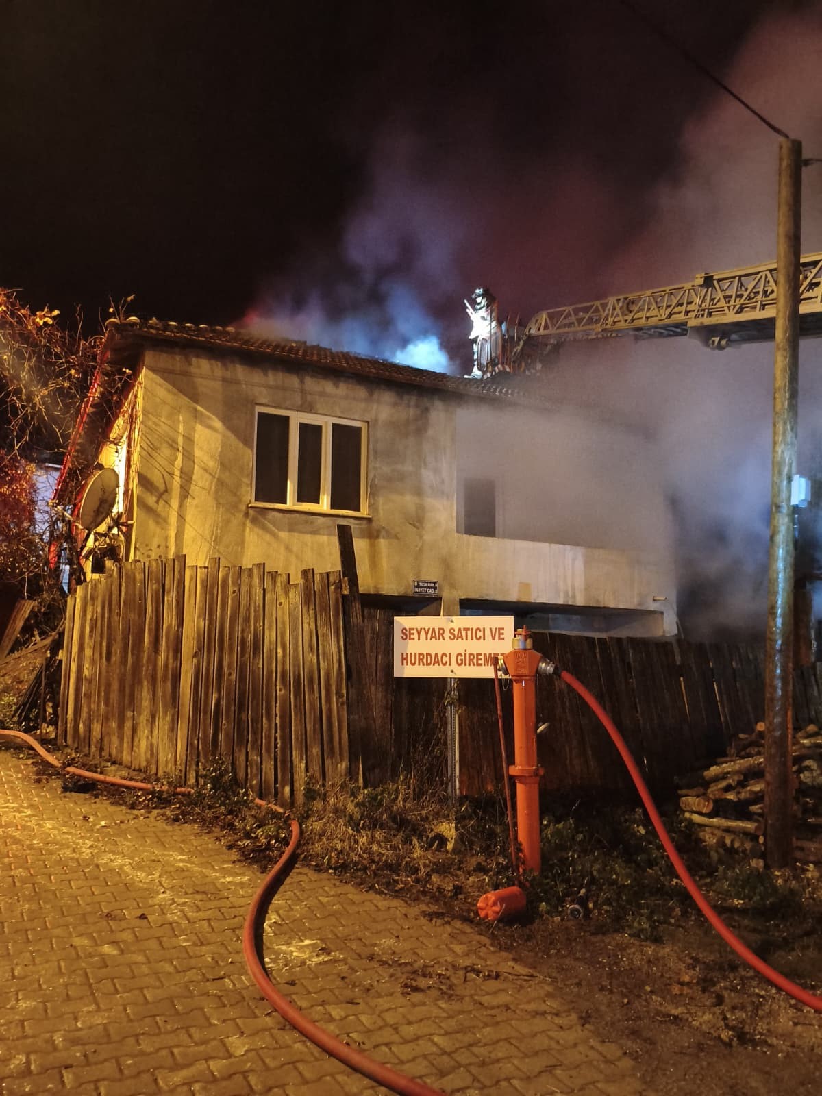 bursa'da samanlıkta çıkan yangın panik yarattı 2 Bursam Medya -