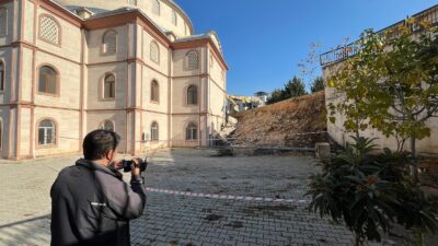 Bursa'da ürüyüş yapan kadının ihbarı sayesinde kuran kursundaki 16'sı dört