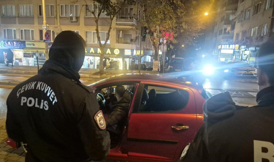 Bursa’da polis ekiplerince Nilüfer, Osmangazi ve Yıldırım ilçelerinde yapılan asayiş