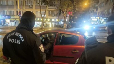 Bursa’da polis ekiplerince Nilüfer, Osmangazi ve Yıldırım ilçelerinde yapılan asayiş