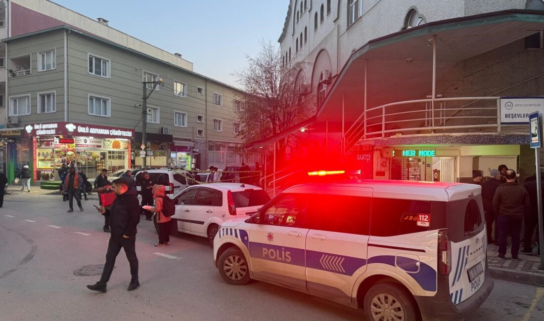 Bursa’nın Kestel ilçesinde akşam saatlerinde yaşanan bıçaklı kavgada, yaşları iki