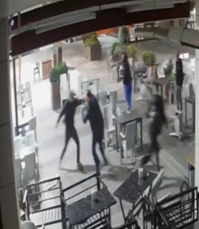 Bursa'nın Yıldırım ilçesinde baba ve oğulun palayla gerçekleştirdiği saldırıda 3