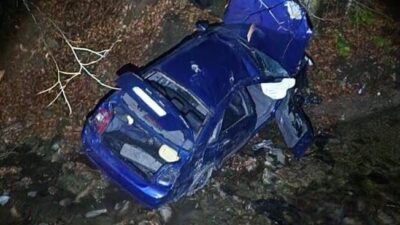 Bursa'nın İnegöl ilçesinde meydana gelen kazada kontrolden çıkan otomobil taklalar