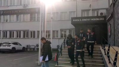 Bursa’nın Osmangazi ilçesinde, kendilerini polis ve savcı olarak tanıtarak yaşlı